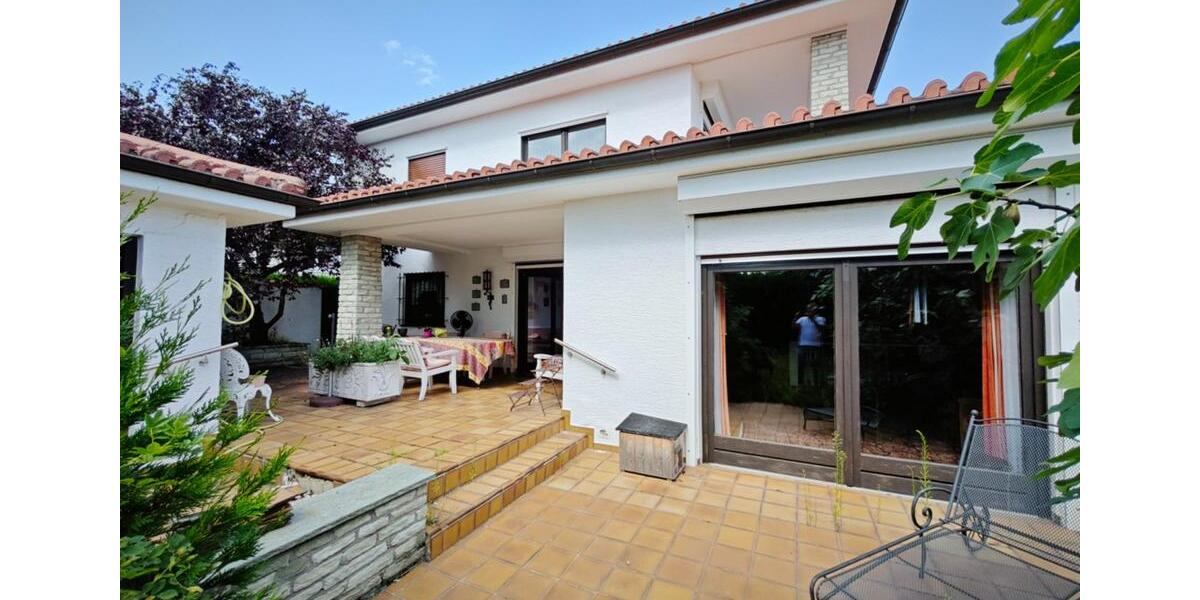 Einfamilienhaus Bad Nauheim - 10 Zimmer, 225 m&sup2;, 1.250.000&euro; | Angebot:21166315