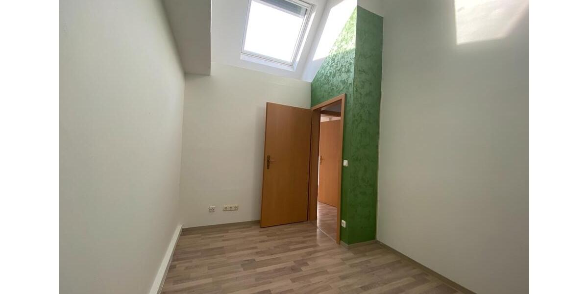 Dachgeschoßwohnung Friedberg (Hessen) - 3 Zimmer, 67 m&sup2;, 1.300&euro; | Angebot:27547722
