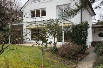 Haus Friedrichsdorf - 5 Zimmer, 180 m&sup2;, 3.500&euro; | Angebot:25049017