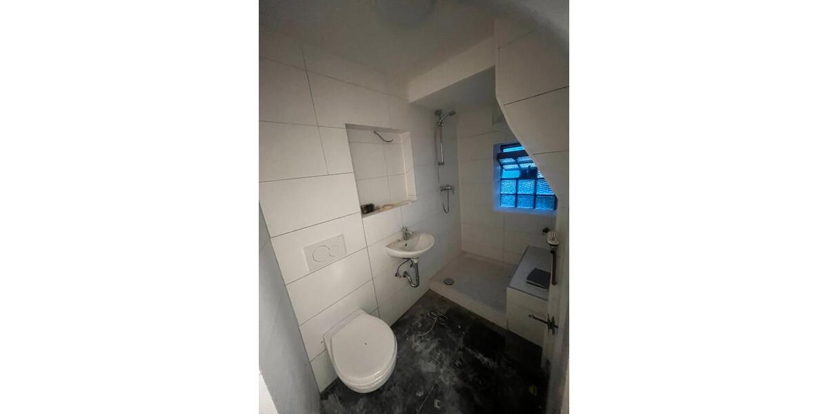 Etagenwohnung Friedberg (Hessen) - 11 Zimmer, 200 m&sup2;, 600&euro; | Angebot:27621287