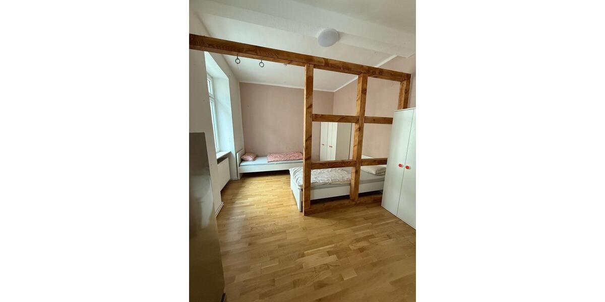 Etagenwohnung Frankfurt am Main Bornheim - 4 Zimmer, 100 m&sup2;, 750&euro; | Angebot:25934783