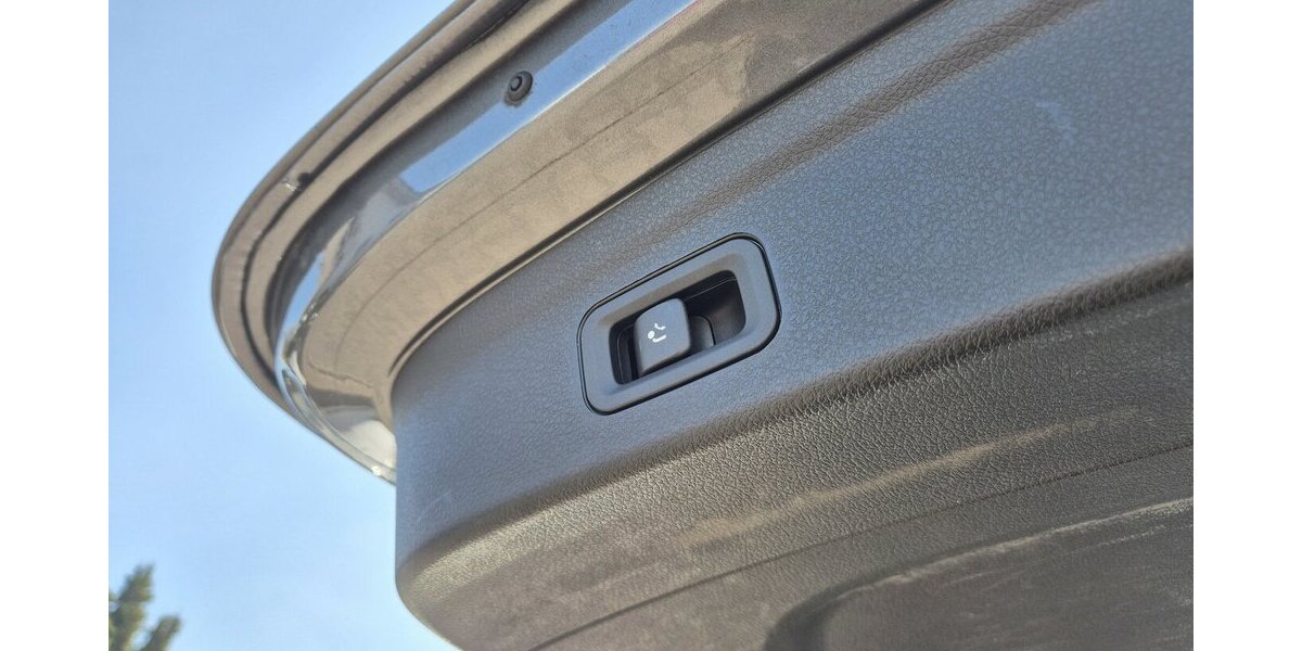 Mercedes-Benz GLE 400 d 4M AMG Line AHK Panorama Rückfahrkamera 83.401 km 57.890 &euro; Rodgau 63110