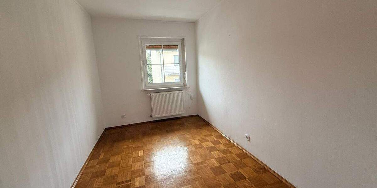 Mehrfamilienhaus, Wohnhaus Niederdorfelden - 8 Zimmer, 850.000&euro; | Angebot:25701227