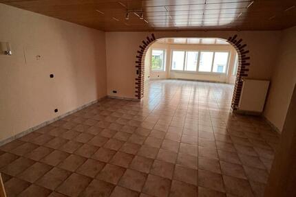 Wohnung Gelnhausen - 4 Zimmer, 120 m&sup2;, 1.350&euro; | Angebot:27628474