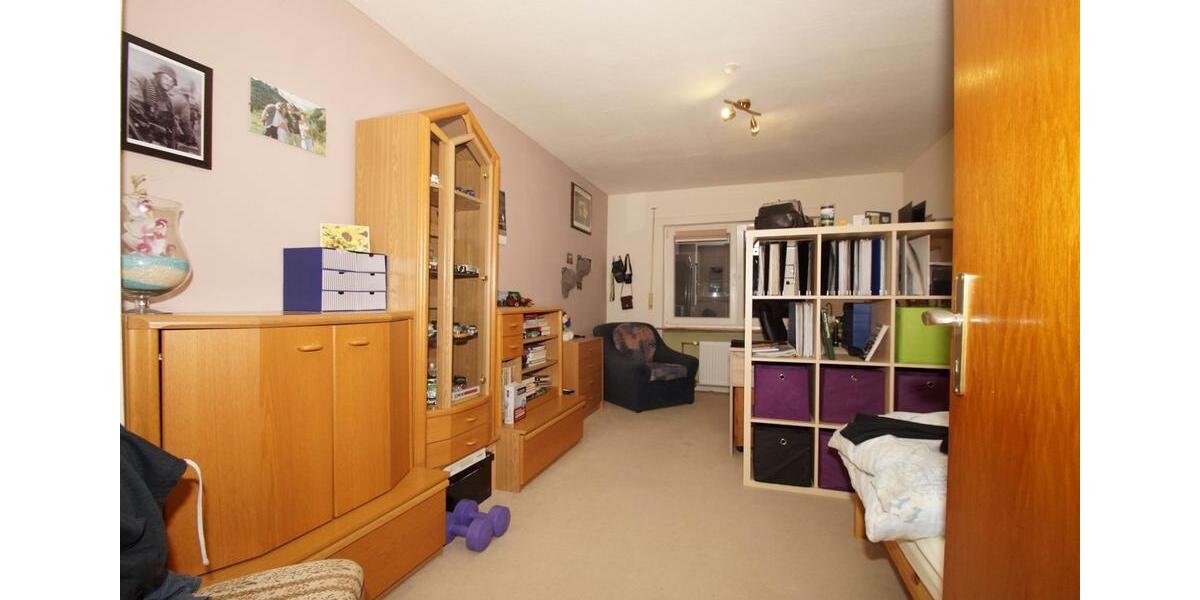 Erdgeschoßwohnung Büdingen - 3 Zimmer, 103 m&sup2;, 750&euro; | Angebot:25272818