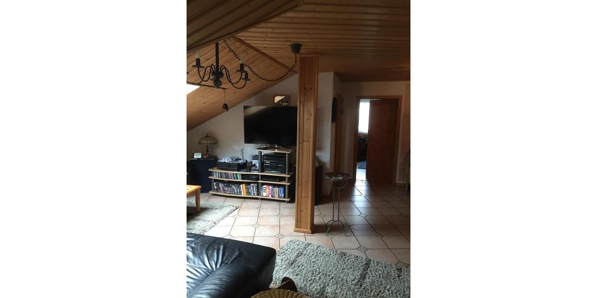 Dachgeschoßwohnung Ranstadt - 6 Zimmer, 210 m&sup2;, 250.000&euro; | Angebot:25871007