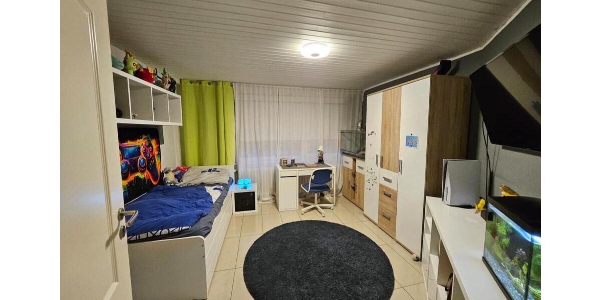 Erdgeschoßwohnung Gründau - 3 Zimmer, 120 m&sup2;, 1.300&euro; | Angebot:25179922