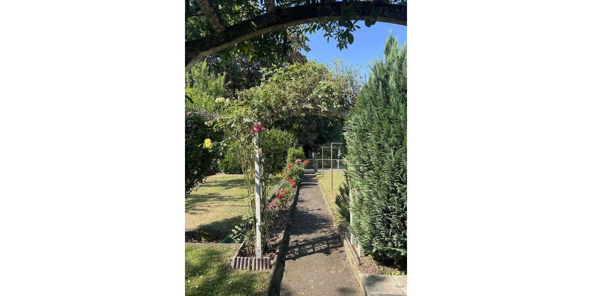 Doppelhaushälfte Frankfurt Harheim - 7 Zimmer, 170 m&sup2;, 600.000&euro; | Angebot:25820766