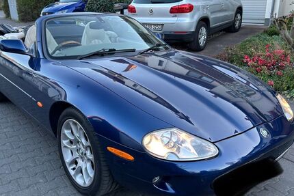 Jaguar XK8 142.000 km 8.950 &euro; Offenbach 63069