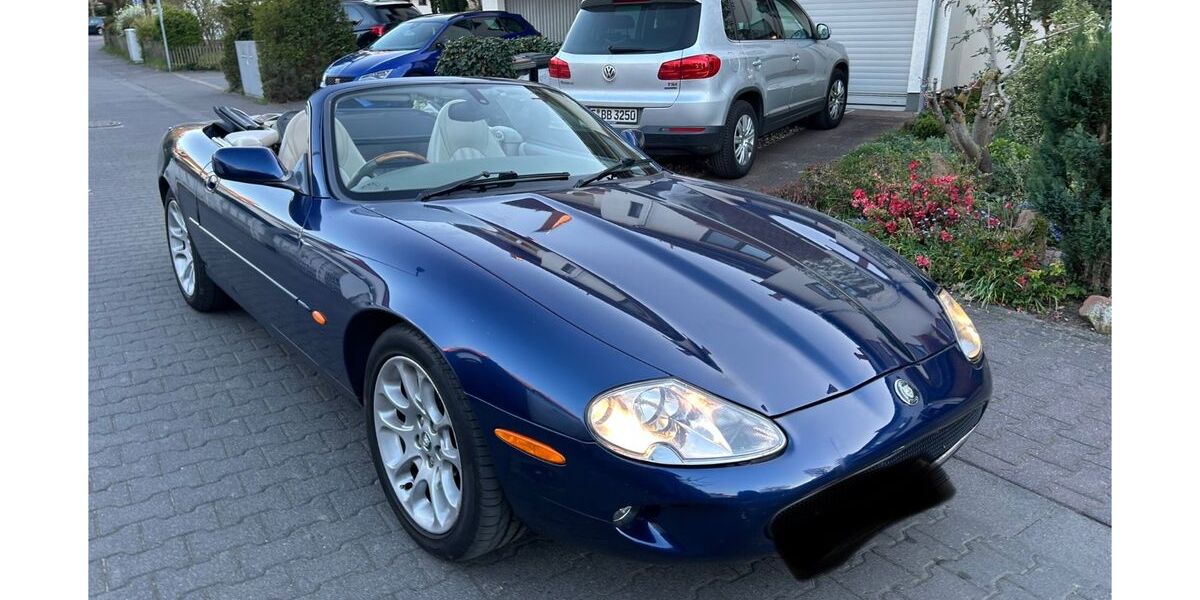 Jaguar XK8 142.000 km 8.950 &euro; Offenbach 63069