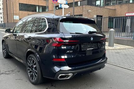 BMW X5 32.840 km 82.600 &euro; Frankfurt /Main 60327