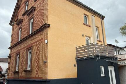 Haus Münster (Hessen) - 7 Zimmer, 195 m&sup2;, 2.150&euro; | Angebot:26048023