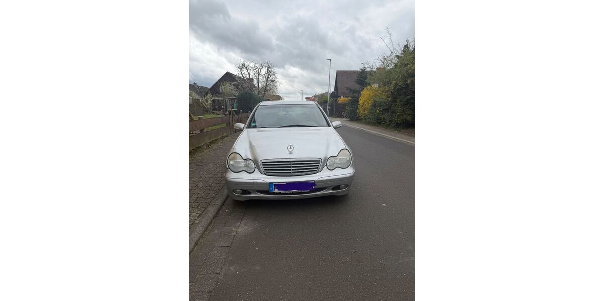 Mercedes-Benz 220 170.000 km 3.500 &euro; Niedernberg 63843