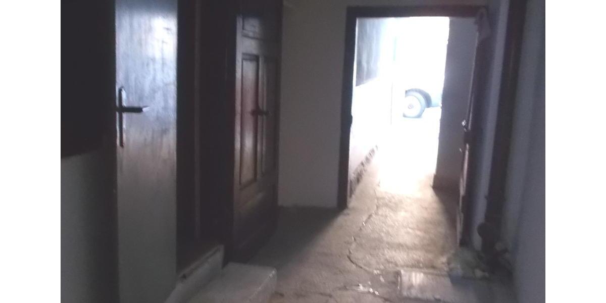 Reihenhaus Frankfurt am Main Niederrad - 10 Zimmer, 137 m&sup2;, 58.000&euro; | Angebot:16960480