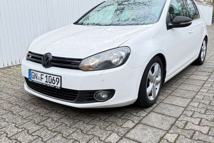 VW Golf 144.000 km 5.700 &euro; hanau 63450