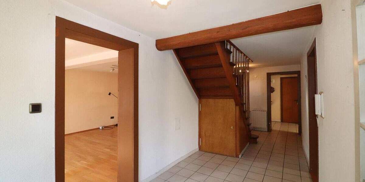 Bauernhaus, Landhaus Echzell Gettenau - 9 Zimmer, 171 m&sup2;, 350.000&euro; | Angebot:25772102