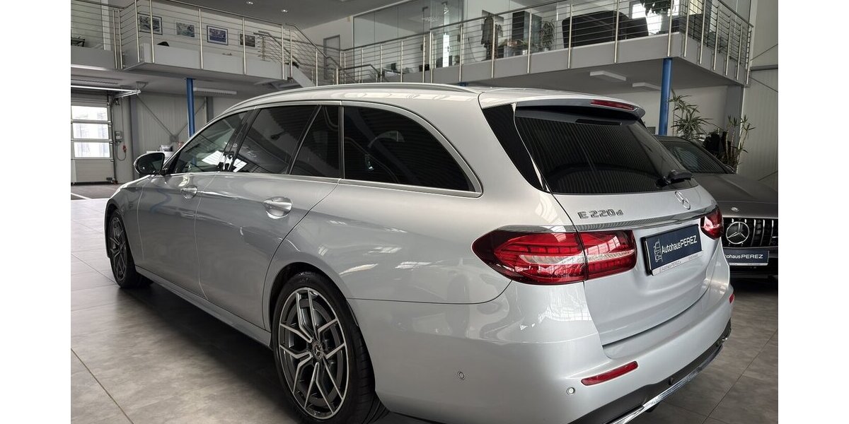 Mercedes-Benz E 220 T d AMG AHK-KAMERA-SCHIEBEDACH-CARPLAY-LED 72.980 km 38.890 &euro; Groß-Umstadt 64823