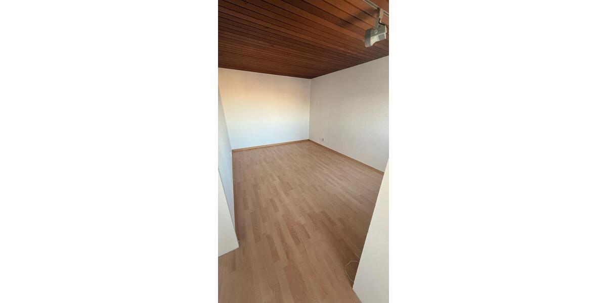 Etagenwohnung Bad Homburg vor der Höhe Gonzenheim - 3 Zimmer, 88 m&sup2;, 1.350&euro; | Angebot:25415160