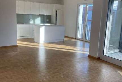 Wohnung Frankfurt am Main Kalbach - 2 Zimmer, 79 m&sup2;, 1.300&euro; | Angebot:22567089