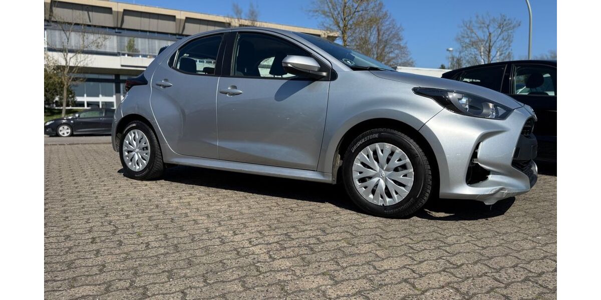 Toyota Yaris 120.350 km 12.799 &euro; Hanau 63452