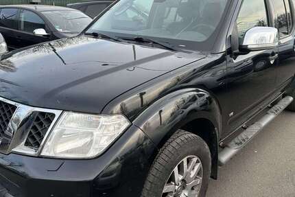 Nissan Navara 290.000 km 8.990 &euro; Frankfurt am Main 60486