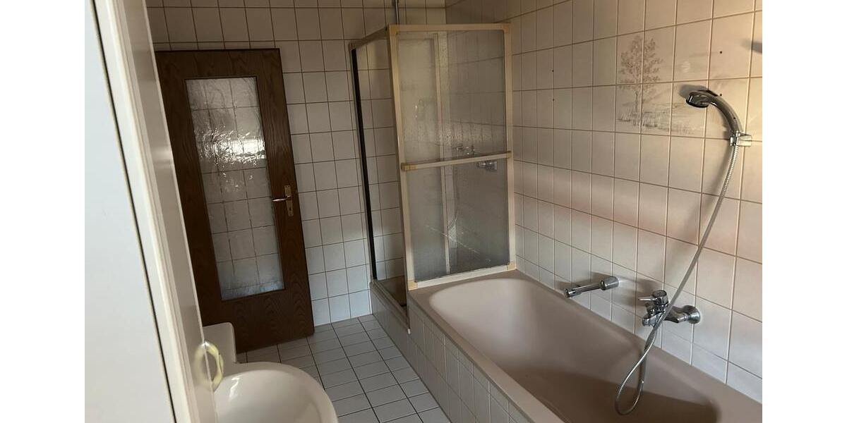 Einfamilienhaus Florstadt - 8 Zimmer, 280 m&sup2;, 2.000&euro; | Angebot:19188722