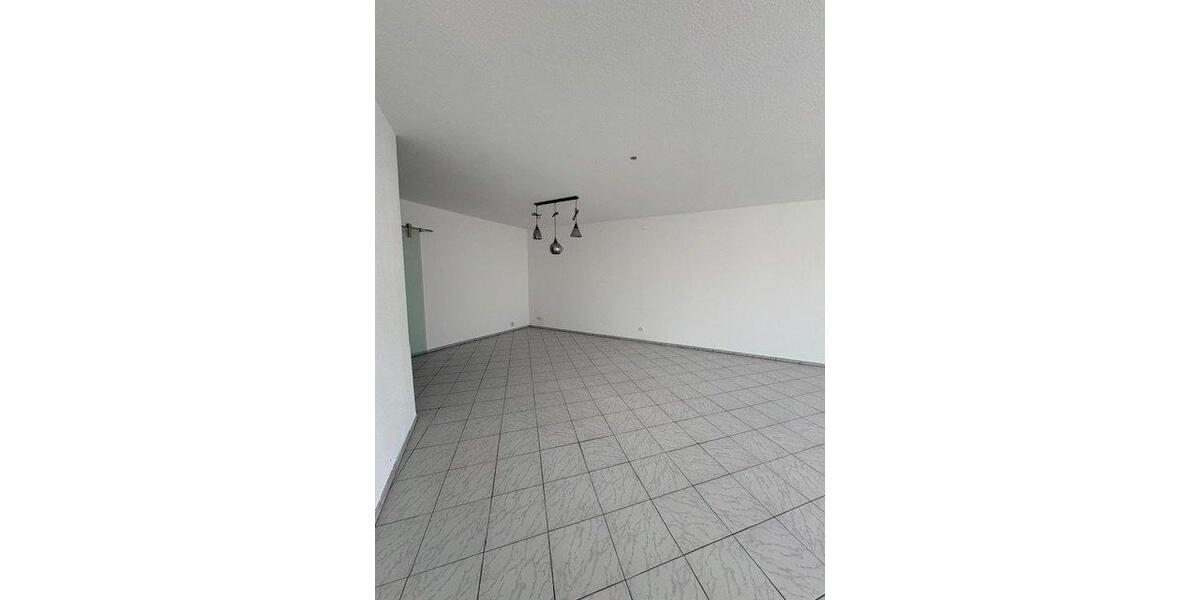Etagenwohnung Langen (Hessen) - 2 Zimmer, 100 m&sup2;, 1.600&euro; | Angebot:27630848