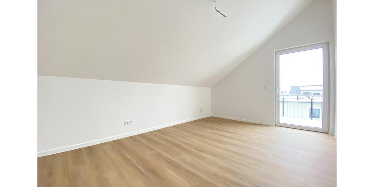 Dachgeschoßwohnung Bad Vilbel - 2 Zimmer, 82 m&sup2;, 1.800&euro; | Angebot:23088657