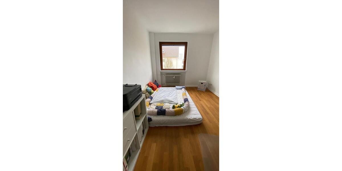 Etagenwohnung Frankfurt am Main Ginnheim - 3 Zimmer, 81 m&sup2;, 1.100&euro; | Angebot:26013344