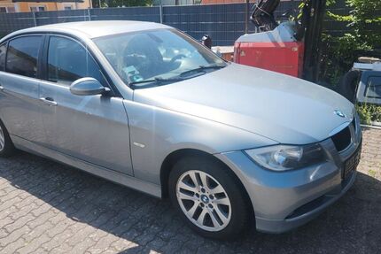 BMW 318 310.250 km 900 &euro; Büdingen 63654